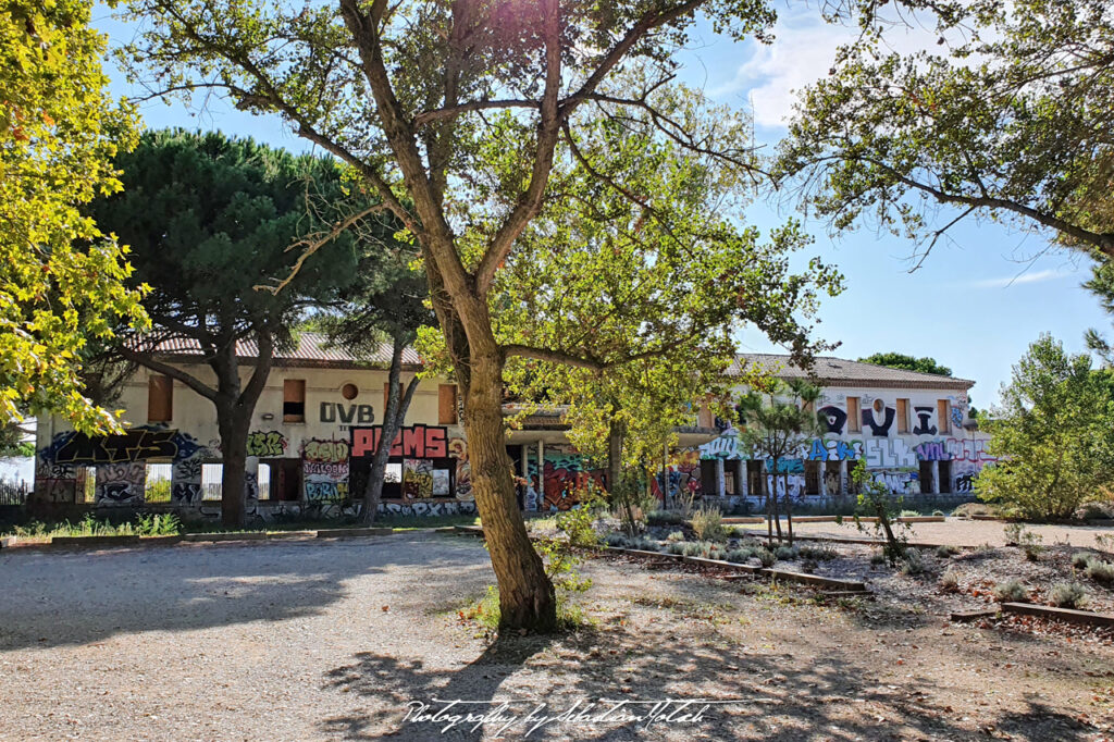 France Plage du Boucanet Graffitti Photography by Sebastian Motsch