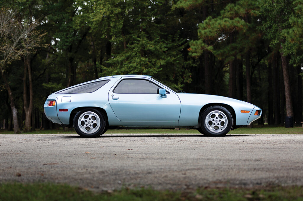 Porsche 928 reference picture