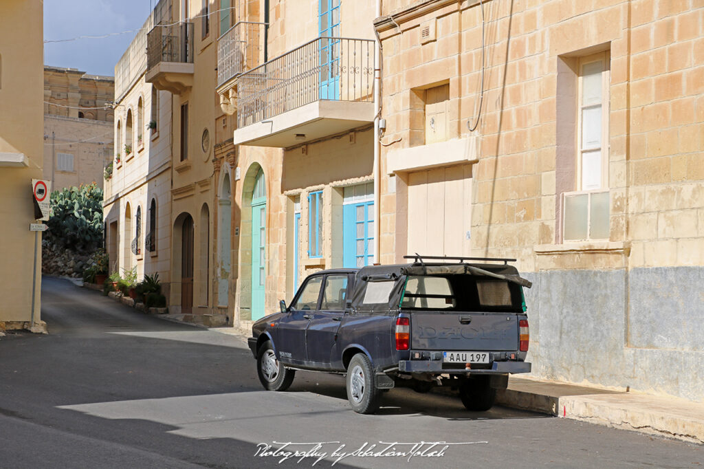 Dacia 1307 Crew Cab Pick-up Malta Drive-by Snapshots by Sebastian Motsch