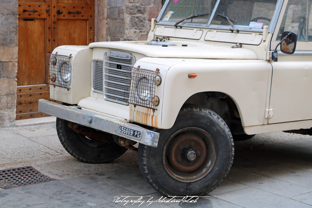 Land Rover Series 3 SWB Assisi Italia Drive-by Snapshots by Sebastian Motsch 03