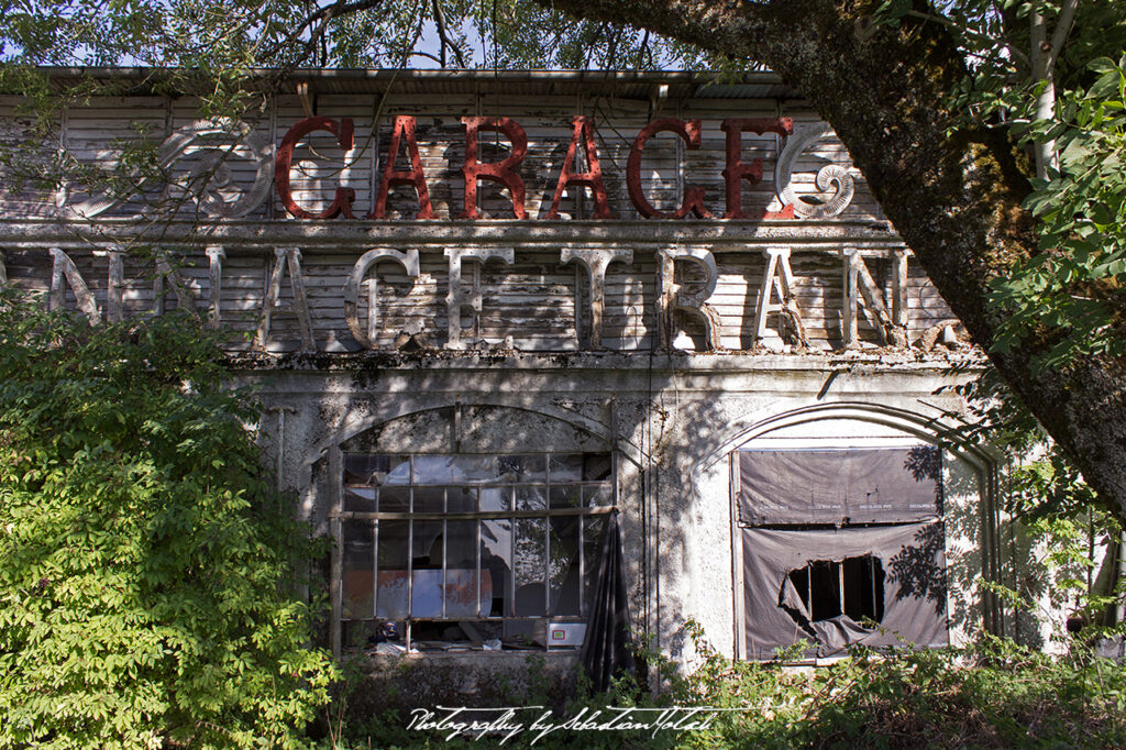 France Station Service A La Rose des Vents Photography by Sebastian Motsch