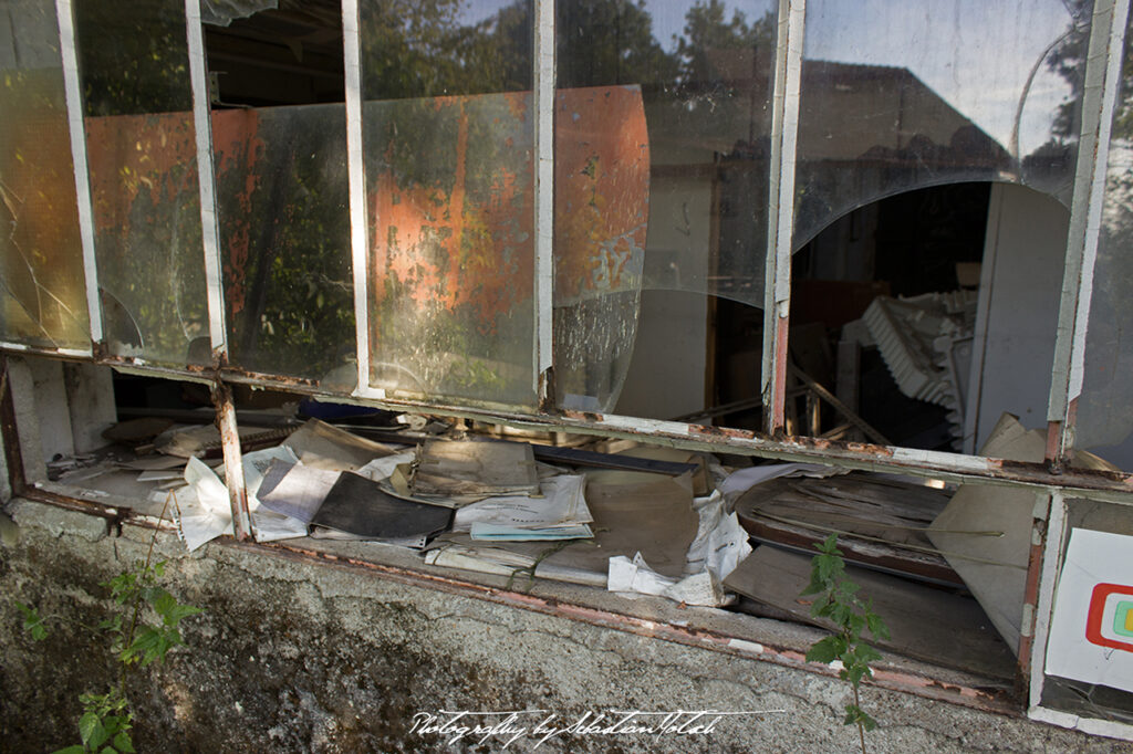 France Station Service A La Rose des Vents Photography by Sebastian Motsch