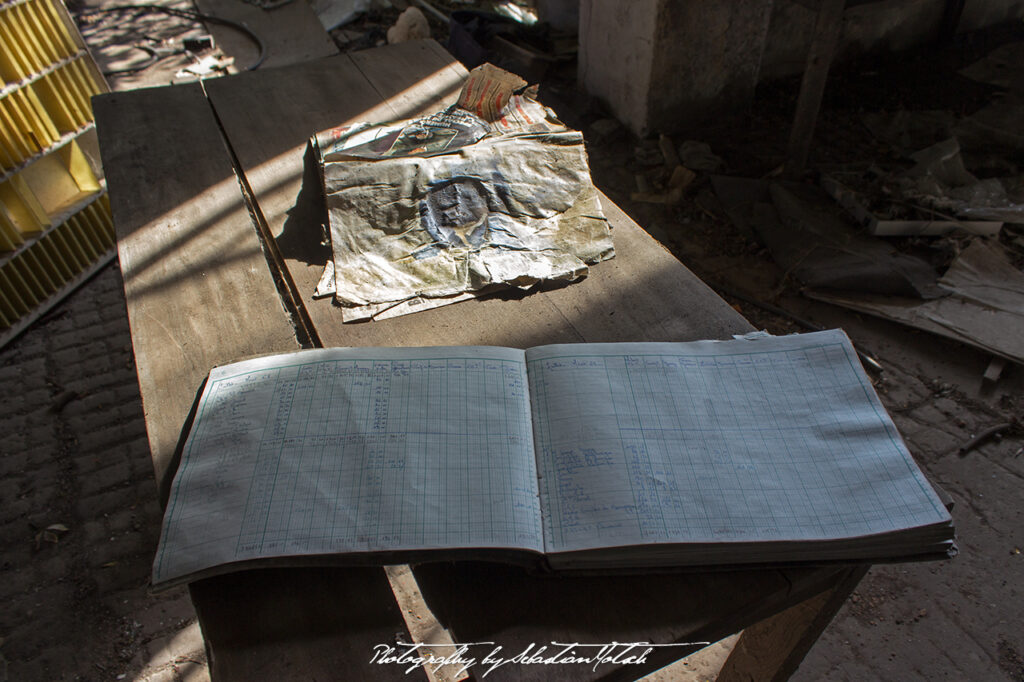 France Station Service A La Rose des Vents Photography by Sebastian Motsch