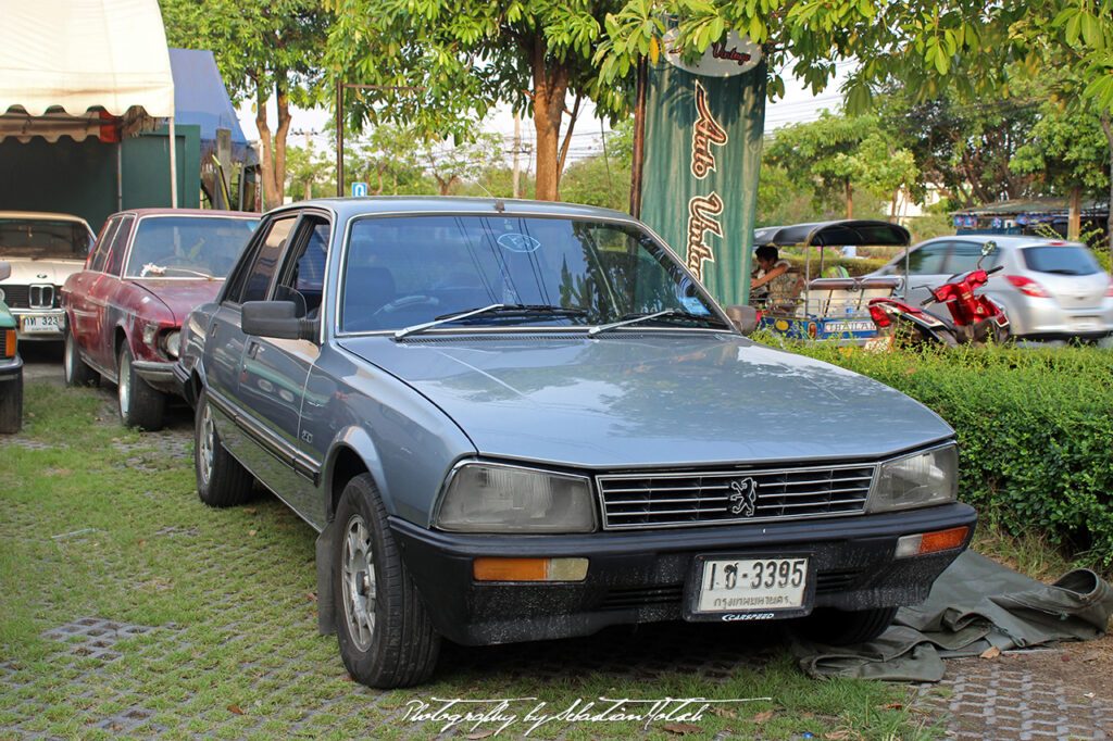 Auto Vintage Cafe Bangkok Thailand Photography by Sebastian Motsch