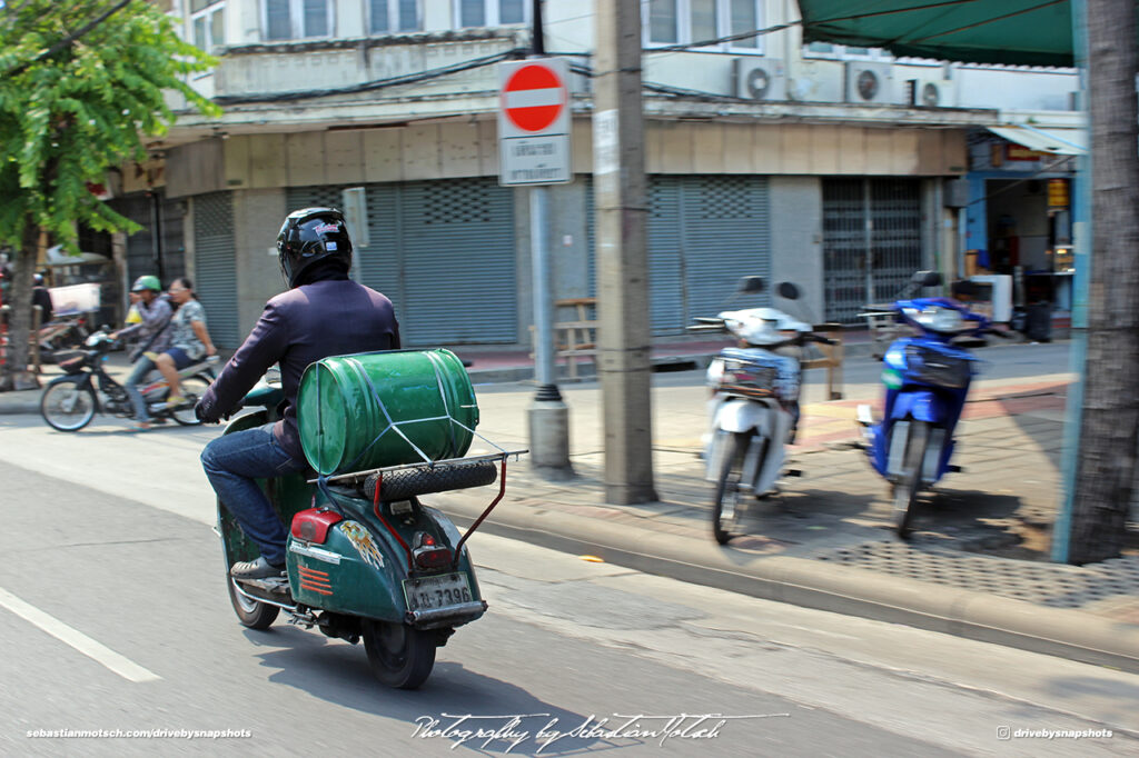 Thailand Bangkok Vespa Drive-by Snapshots by Sebastian Motsch 01