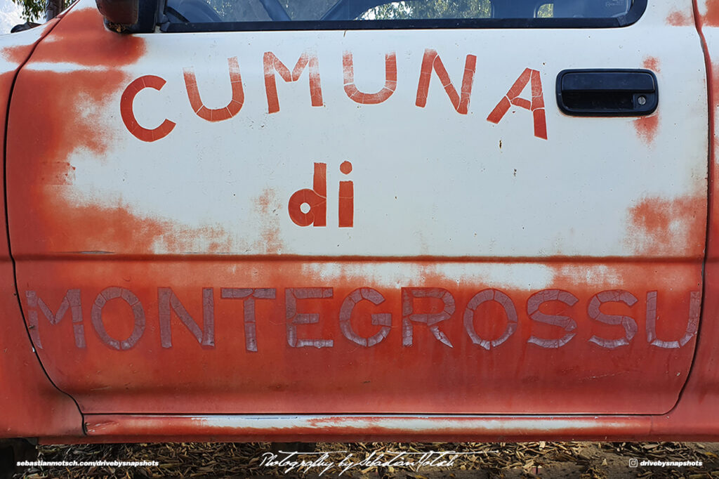 Toyota Hilux 4x4 Saupeurs Pompiers Corsica Drive-by Snapshots by Sebastian Motsch