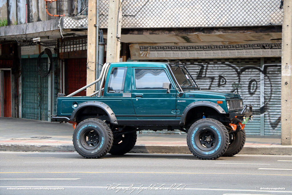 Suzuki Samurai SJ413 Extended Cab Bangkok Thailand Drive-by Snapshots by Sebastian Motsch