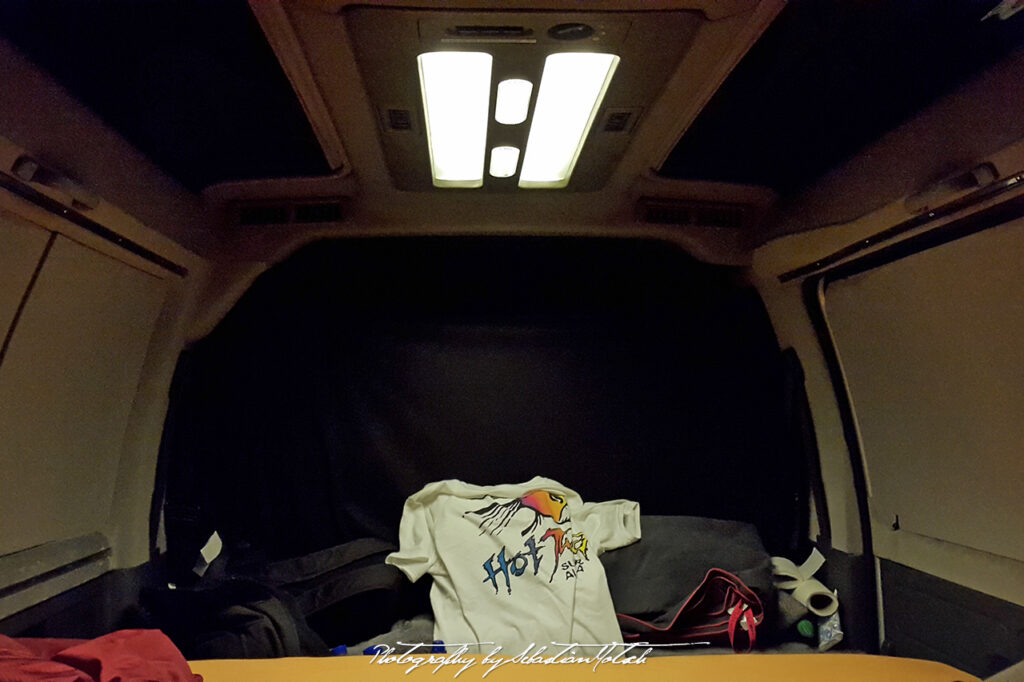 2015-09-15 Mitsubishi L300 GLX Interior Photo by Sebastian Motsch