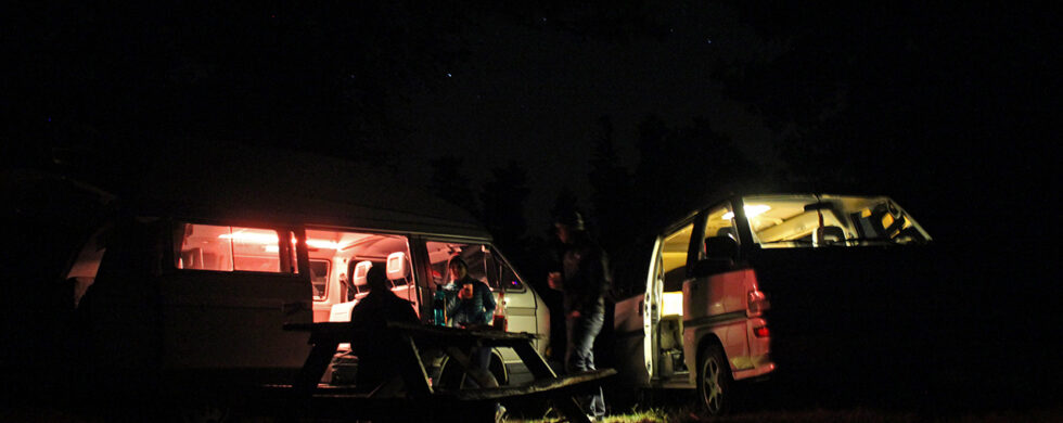 Mitsubishi L300 GLX and Volkswagen T3 Photo by Sebastian Motsch