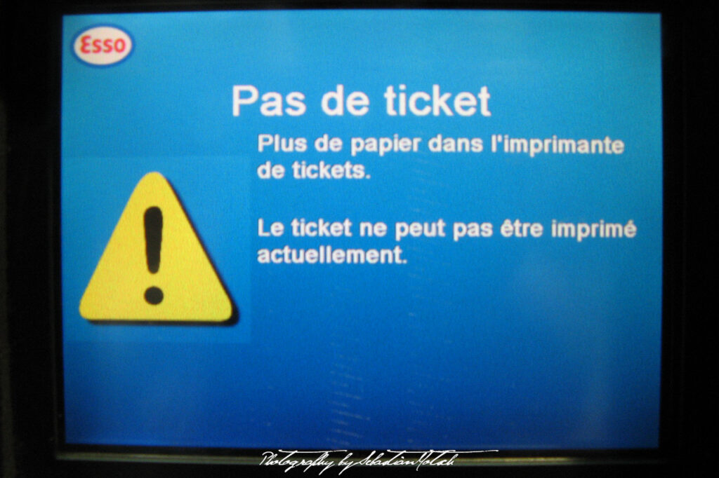 France 2007 Station Service Tele Photography by Sebastian Motsch