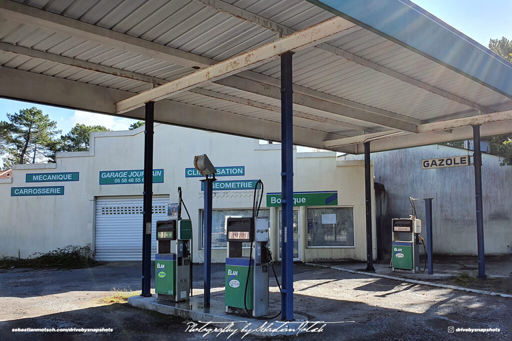 Garage Jourdain Moliets-et-Maa Drive-by Snapshots by Sebastian Motsch