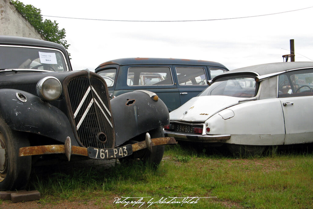 Goldies Boutique 2007 Citroen Traction Avant DS21 Drive-by Snapshots by Sebastian Motsch