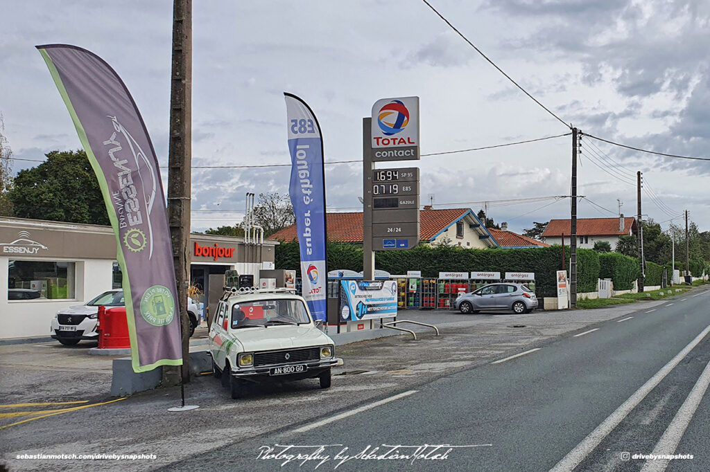 Renault R6 France D871 Drive-by Snapshots by Sebastian Motsch