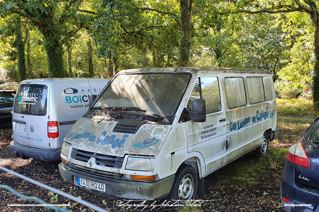 Renault Trafic Moliets-et-Maa Drive-by Snapshots by Sebastian Motsch
