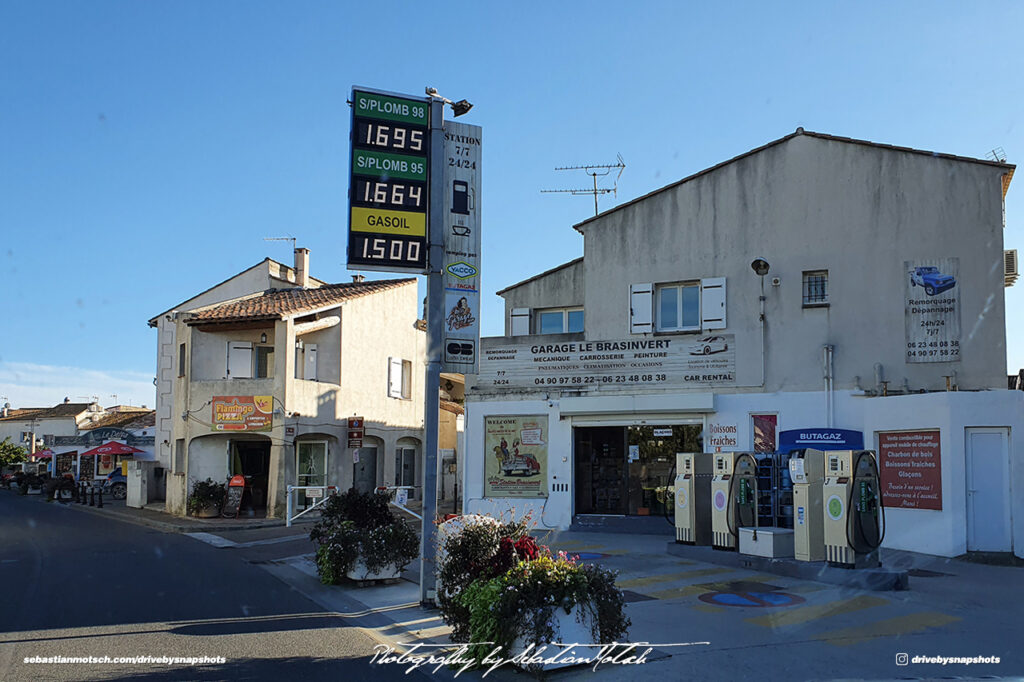 Garage Brasinvert France Saintes-Maries-de-la-Mer Drive-by Snapshots by Sebastian Motsch