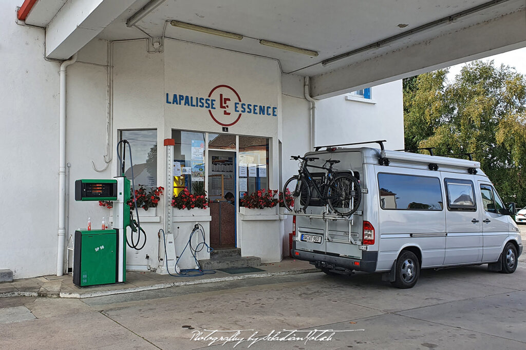 Mercedes-Benz Sprinter W903 France Lapalisse Essence Photography by Sebastian Motsch